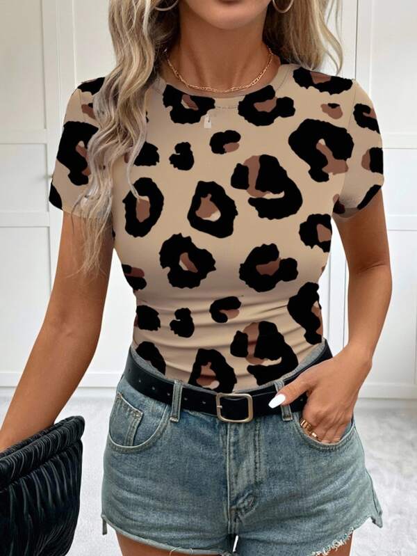 Easowa Women's Casual Sexy Minimalist Leopard Print Round Neck Slim Fit Short Sleeve T-Shirt, Suitable For Spring, Summer, Vacation Going Out Night Beige