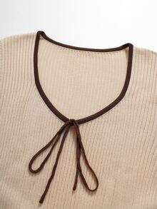 SHEIN LUNE CURVE Khaki & Brown Contrast Trim Square Neck Bow Knit Dress, Square Neckline Flattering Neckline And Slimming Face, Contrast Binding Soft And Youthful, Bow Tie Design Sweet And Lively, Waist-Cinching Short Cut Optimizing Proportions, Suitable For Daily Commute, Shopping, Dating And Gatherings - Khaki - View 5