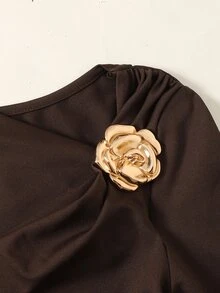 SHEIN Serisse Kids Tween女孩秋冬休閒法式優雅時尚棕色領結金屬花飾不對稱設計長袖收腰長洋裝，秋季出遊穿搭，適合返校與日常穿著 - 棕色 - 查看 6