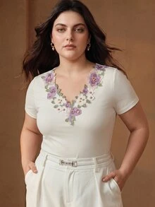Anewsta Plus Size Women's Elegant French Romantic White Floral Embroidery Rhinestone V-Neck Short Sleeve Top For Office Ceremony - White - View 5