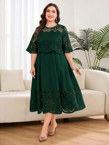 Reflora Gaun Elegan Lengan Pendek Leher Bulat dengan Bordir Berongga untuk Wanita Ukuran Plus - Dark Green - View 5