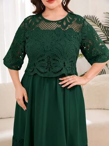 Reflora Gaun Elegan Lengan Pendek Leher Bulat dengan Bordir Berongga untuk Wanita Ukuran Plus - Dark Green - View 3
