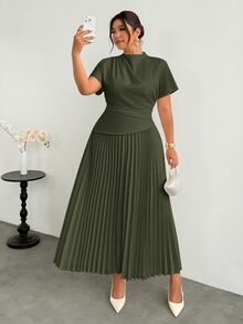 Firerie 極簡通勤杏色女款辦公穿搭小立領短袖收腰抓皺喇叭中長洋裝 - 綠色 - 查看 7