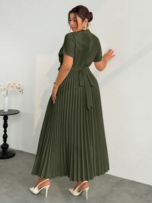 Firerie 極簡通勤杏色女款辦公穿搭小立領短袖收腰抓皺喇叭中長洋裝 - 綠色 - 查看 3
