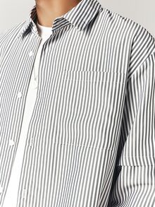 SUMWON Oversized Vertical Stripe Long Sleeve Button-Down Collared Shirt With Chest Pocket Relaxed Fit Casual Spring Summer Layering Top - Black and White - View 3