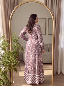 SHEIN Najma 大尺碼女款度假花卉印花長袖半開襟鈕扣連身裙 灰粉色 秋冬休閒優雅正式款 - 彩色 - 查看 2