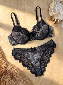 Bare Chapter 2 st Plus Size Spets Patchwork Lingerie Set - Svart - Visa 1