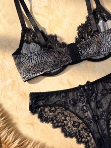 Bare Chapter 2 st Plus Size Spets Patchwork Lingerie Set - Svart - Visa 9