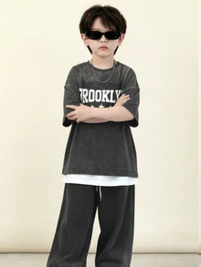 SHEIN Little Byeori 儿童男童休闲印花圆领T恤和裤子套装（2件套），返校服装，可爱上衣，基础款，适合上学、度假、旅行、运动、秋冬季穿着。 - 灰色 - 查看 4