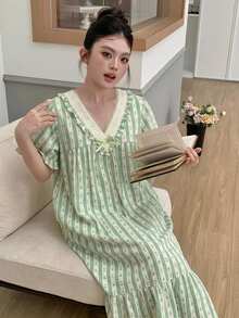 Dazy Plus Gaun Tidur Wanita Ukuran Besar Lengan Pendek Longgar Kasual dengan Motif Bunga dan Hiasan Renda Kontras, Musim Semi/Panas - Mint Green - View 2