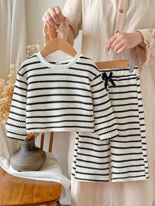 SHEIN Baby Girls Long Sleeve Set 0-3 Years Autumn/Winter White Sweet Bowknot Embellished Cute Elegant Style Round Neck Pullover Top Knit Long Pants Set - Black and White - View 2