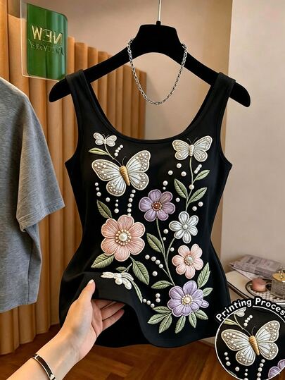 SHEIN Franclia ملابس علوية نسائية بدون أكمام بياقة U بتصميم فرنسي ناعم وطبعة فراشات وزهور، قصة ضيقة تناسب شكل الجسم، قماش ناعم ولطيف على البشرة، قطعة متعددة الاستخدامات مناسبة للارتداء منفردة أو مع طبقات في الربيع والصيف، بطابع رومانسي