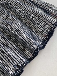 Maija Kids Maija Kids Gaun Anak Perempuan Muda dengan Hiasan Pita Payet dan Hem Bergelombang - Grey - View 4