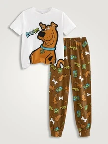 SCOOBY-DOO X SHEIN 大童男孩聯名卡通狗白色圓領T恤，狗狗、汽車、骨頭與英文字母滿版印花，長褲2件式居家休閒套裝 - 棕色 - 查看 1