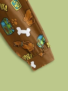 SCOOBY-DOO X SHEIN 大童男孩聯名卡通狗白色圓領T恤，狗狗、汽車、骨頭與英文字母滿版印花，長褲2件式居家休閒套裝 - 棕色 - 查看 9