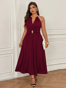 Femmeverse Gaun Halter Neck Tanpa Punggung Elegan Seksi Ukuran Plus - Burgundy - View 6