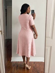 SHEIN Lady Plus Size Women's Textured Fashion Elegant Casual Round Neck Short Sleeve Dress Evening Hot Pink Summer Formal Work - Pink - View 2