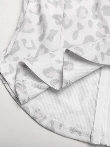 SHEIN 兒童青少年女孩時尚淺灰色豹紋對比白色膠帶裝飾休閒連帽外套直筒長褲2件套灰色套裝秋冬款 - 淺灰色 - 查看 14