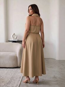 Hourglow Gaun Maxi Wanita Ukuran Plus dengan Desain Leher Halter dan Kantong, Cocok untuk Bentuk Tubuh Jam Pasir - Khaki - View 2