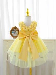 SHEIN Glamorique Kids 奶油黃緞面 3D 花朵高低裙擺可拆式蝴蝶結大蓬裙 女嬰 1 歲生日派對伴娘婚禮花童秋季款 - 黃色 - 查看 3