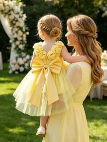 SHEIN Glamorique Kids 奶油黃緞面 3D 花朵高低裙擺可拆式蝴蝶結大蓬裙 女嬰 1 歲生日派對伴娘婚禮花童秋季款 - 黃色 - 查看 5