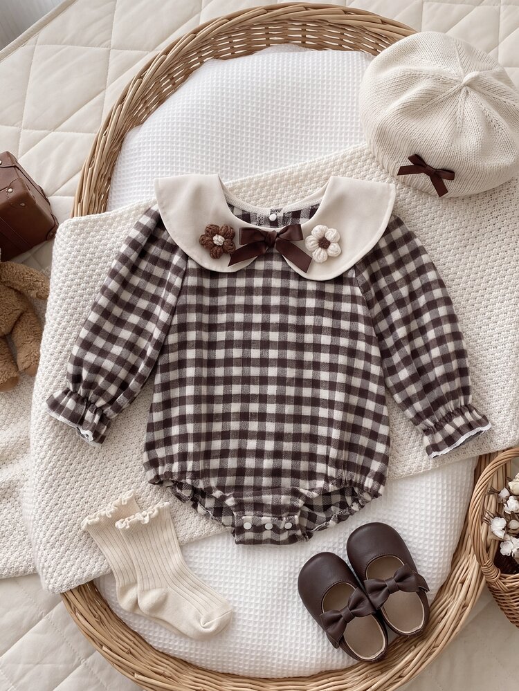 SHEIN 2pcs Baby Girls Romper Bodysuit Cute Sweet Brown White Gingham Bow Ruffle Flower Long Sleeve Peter Pan Party Fall Fall Outfits Herbst Outfit Vintage - Multicolor - View 4