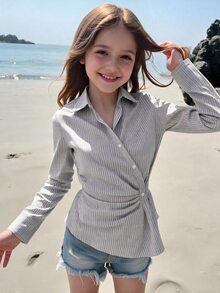 SHEIN 少女版寬鬆休閒簡約舒適日常校園優雅修身梭織卡其色與白色條紋襯衫，領口設計、前襟鈕扣、不對稱下擺與抽褶細節，返校穿搭 - 卡其色 - 查看 6