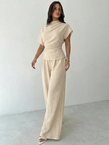 Firerie Conjunto elegante de dos piezas para mujer en color beige, blusa de cuello plisado con manga asimétrica de estilo lino & pantalones de pierna ancha con cintura elástica, atuendo para vacaciones de verano - Albaricoque - Ver 11