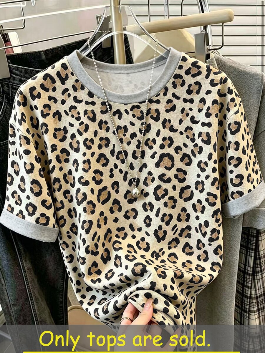 Resyla 大尺碼豹紋印花女款夏季上衣,時尚簡約風大尺碼襯衫 T-shirt,姊妹穿搭,送給姊姊/媽媽的禮物 - 彩色 - 查看 1