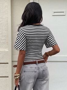 Aloruh Women's Spring/Summer New V-Neck Loose Striped Short Sleeve T-Shirt, Suitable For Streetwear And Daily Wear - Black and White - View 2