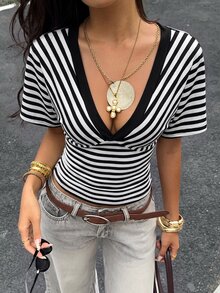 Aloruh Women's Spring/Summer New V-Neck Loose Striped Short Sleeve T-Shirt, Suitable For Streetwear And Daily Wear - Black and White - View 4