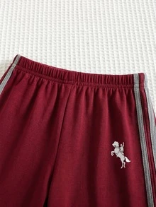 SHEIN Little Byeori 2件套男童休闲舒适百搭条纹缎带撞色圆领短袖T恤和纯色短裤套装 - 紅色 - 查看 7