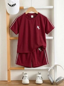 SHEIN Little Byeori 2件套男童休闲舒适百搭条纹缎带撞色圆领短袖T恤和纯色短裤套装 - 紅色 - 查看 3