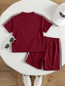 SHEIN Little Byeori 2件套男童休闲舒适百搭条纹缎带撞色圆领短袖T恤和纯色短裤套装 - 紅色 - 查看 10