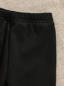 SHEIN 2件組幼女連帽衛衣+長褲套裝，可愛甜美黑白花卉毛絨加厚長袖連帽款，修身設計，適合生日派對、冬季、萬聖節、聖誕節 - 黑與白 - 查看 6