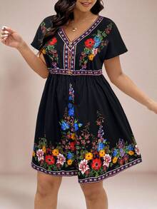 SHEIN VCAY 大码蝙蝠袖短袖V领花卉印花连衣裙 - 黑色 - 查看 6