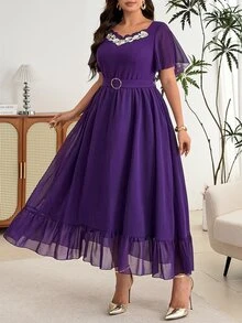 Modelyn Gaun Elegan Lengan Pendek Berkerut dengan Garis Leher Bentuk Hati untuk Wanita Ukuran Plus dan Dekorasi Aplikasi - Purple - View 3