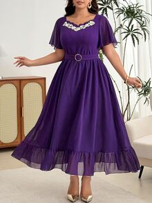 Modelyn Gaun Elegan Lengan Pendek Berkerut dengan Garis Leher Bentuk Hati untuk Wanita Ukuran Plus dan Dekorasi Aplikasi - Purple - View 1