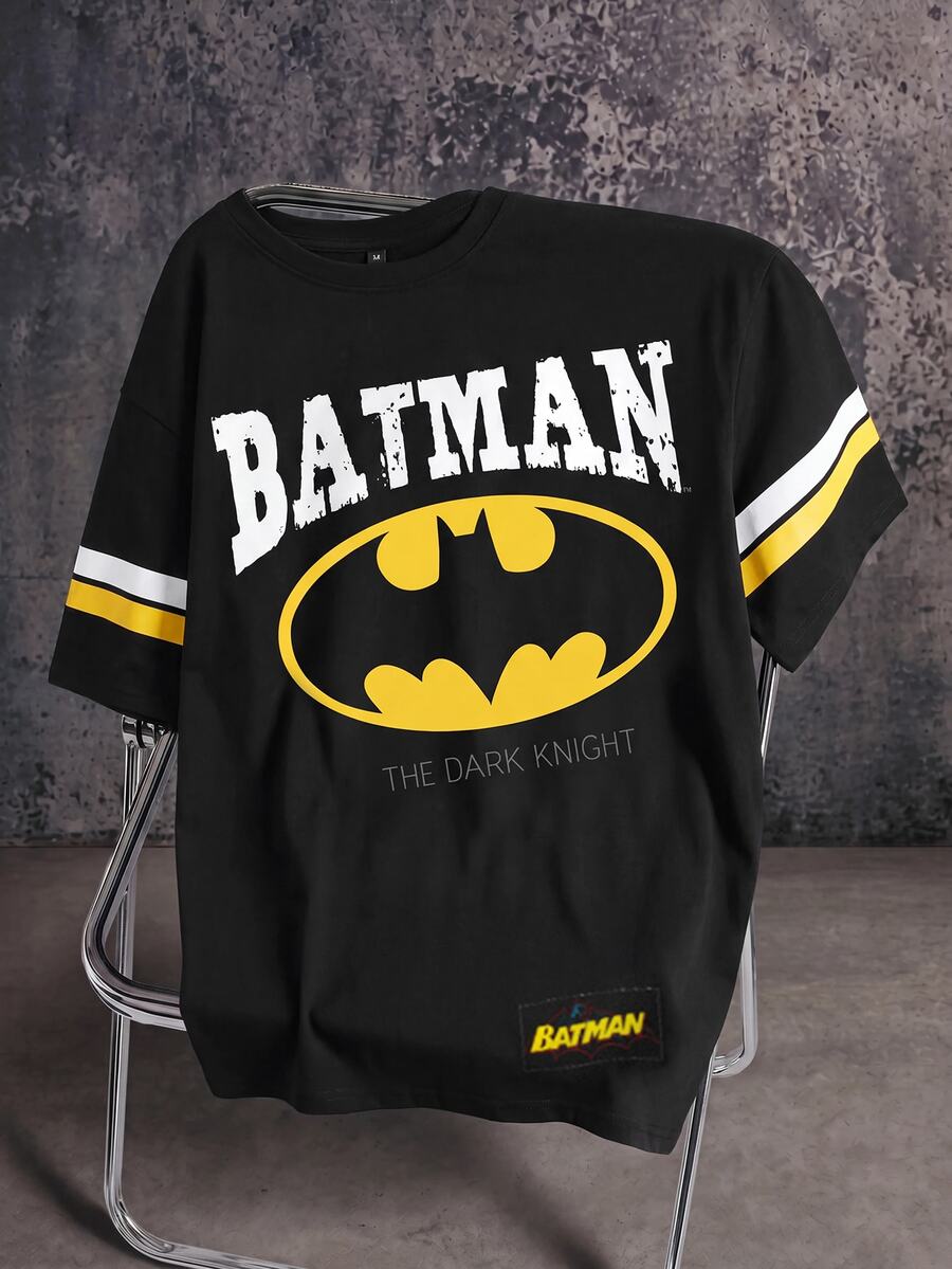 BATMAN X SHEIN 男士休闲时尚街头蝙蝠标志字母撞色条纹印花短袖黑色T恤，夏季 - 白色 - 查看 1