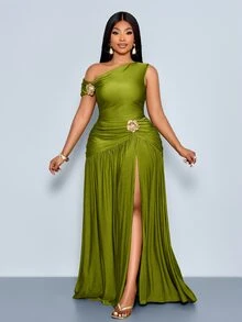 SOLERSUN Plus Asymmetrical Neck Top & Split Thigh Skirt - Green - View 2