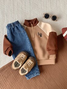 SHEIN 男嬰字母印花拉鍊半開襟衛衣與口袋牛仔褲套裝 - 彩色 - 查看 8