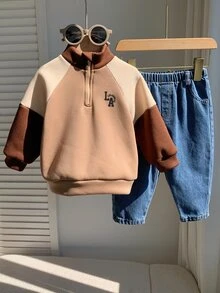SHEIN 男嬰字母印花拉鍊半開襟衛衣與口袋牛仔褲套裝 - 彩色 - 查看 4
