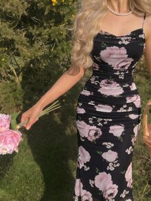 SHEIN MOD 黑色與粉色背景花卉印花抓皺中長洋裝 度假約會夏季浪漫優雅 - 彩色 - 查看 2