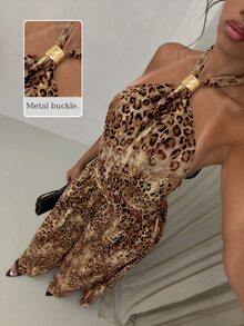 SHEIN Glamour Macacão Feminino com Estampa de Leopardo, Renda em Contraste, Gola Halter e Decoração Metálica - Castanho - Visão 6