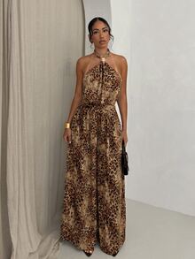 SHEIN Glamour Macacão Feminino com Estampa de Leopardo, Renda em Contraste, Gola Halter e Decoração Metálica - Castanho - Visão 3