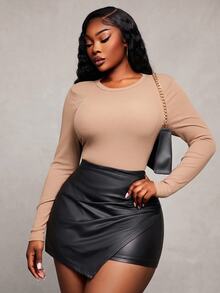 Radiana Plus Size Solid Color Fitted Asymmetrical Hem Fashion Versatile Shorts - Black - View 7