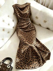 SHEIN Gaun Wanita Motif Leopard Tanpa Lengan Berlipit dengan Desain Kerah Model Cowl, Panjang Sedang yang Menawan, Cocok untuk Pesta dan Kencan - Coklat - View 4
