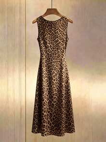 SHEIN Gaun Wanita Motif Leopard Tanpa Lengan Berlipit dengan Desain Kerah Model Cowl, Panjang Sedang yang Menawan, Cocok untuk Pesta dan Kencan - Coklat - View 2