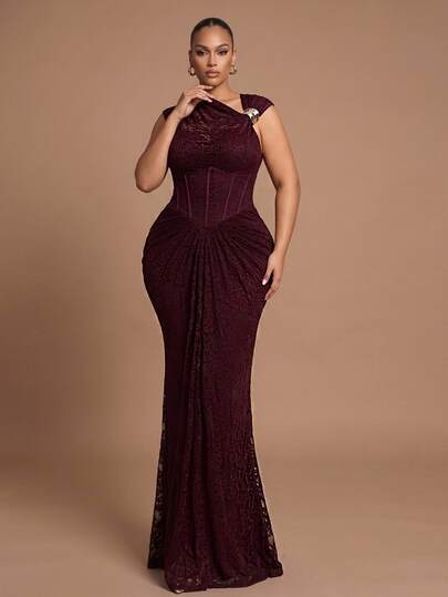 Glamrae Plus Size Elegant Burgundy Romantic French Style Stretch Lace Shoulder Metal Buckle Minimalist Sophisticated Mermaid Tail Floor Length Evening Gown For Date, Vacation, Wedding, Bachelorette Party, Business Dinner And All Formal Occasions Women's Evening Dress