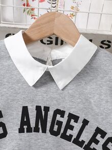 SHEIN 2件組 青少年女孩美式學院風領口襯衫搭配英文字母印花與百褶裙，休閒運動衫套裝，秋季穿搭 - 淺灰色 - 查看 3